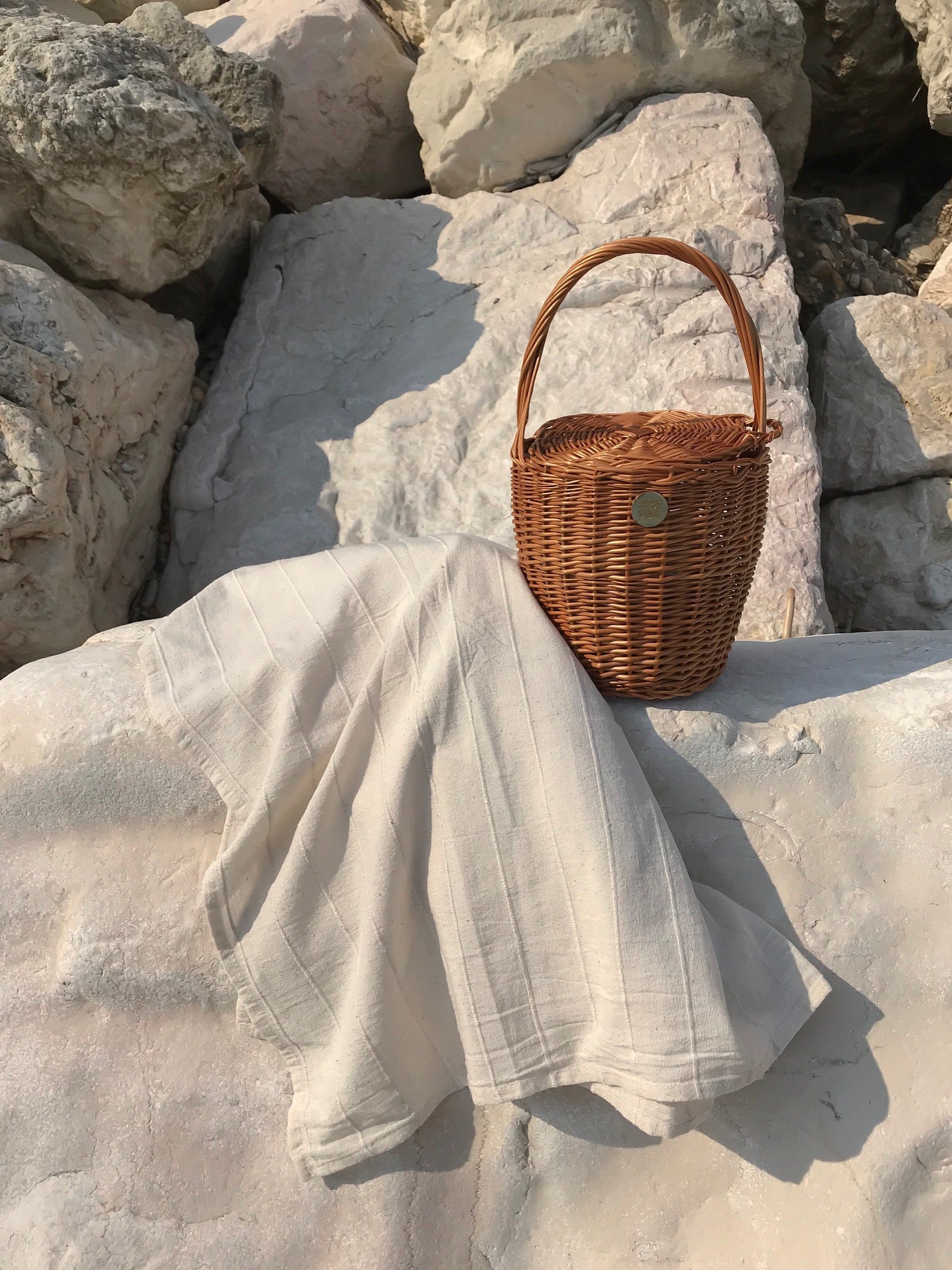 Wicker beach basket clearance